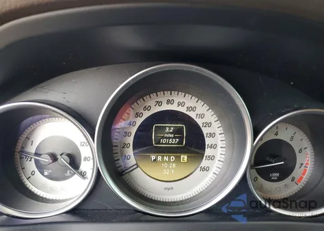 2012 Mercedes-Benz C 300 4Matic z USA, uszkodzony, nr VIN WDDGF8BB7CA727411